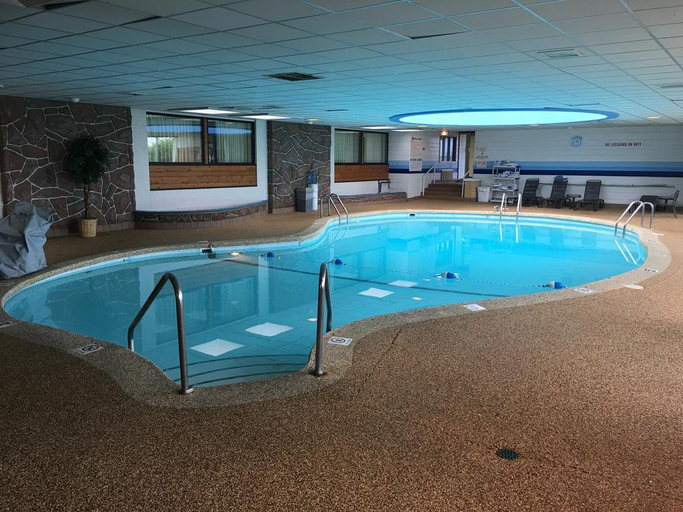 Sport & Beauty, Royle Hotel Milwaukee Airport, Milwaukee