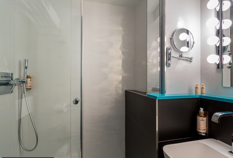 Bathroom 4, La Parizienne, Paris