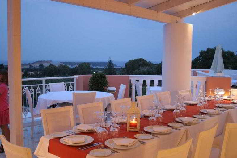 Food & Drinks, Belvedere Gerakas Lux. Suites, Ionian Islands
