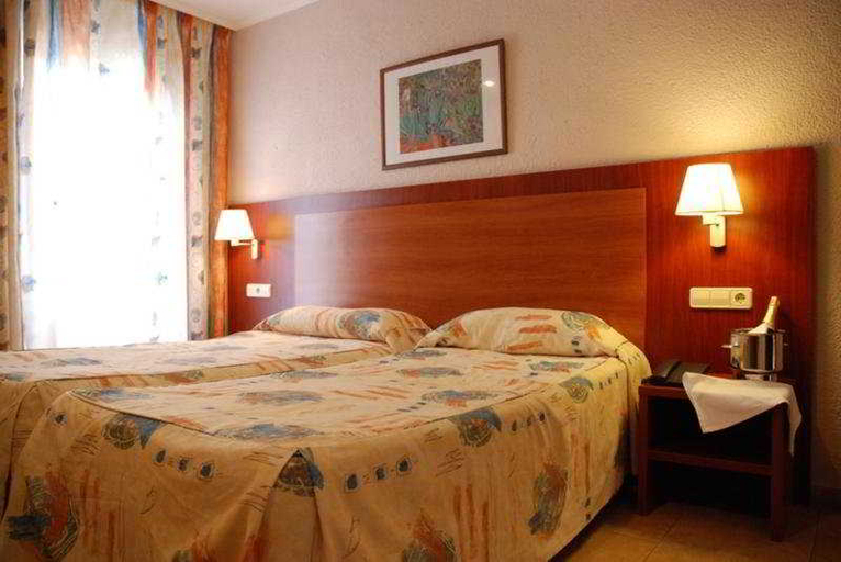 Bedroom 3, Rosamar & Spa, Girona