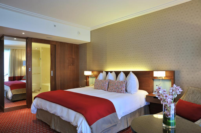 Bedroom 4, Radisson Blu Hotel Sandton, City of Johannesburg
