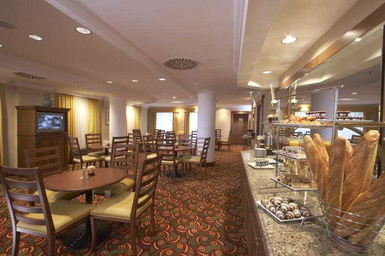 Food & Drinks 5, Millennium Court Marriott Executive Apartments, Budapesti