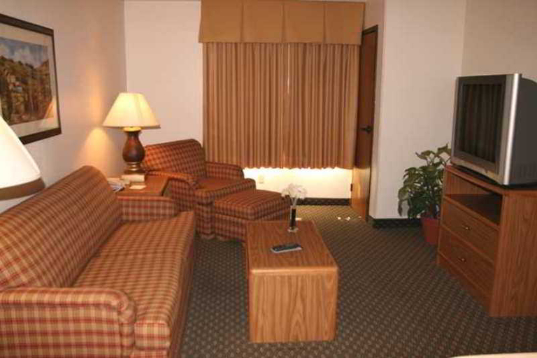 Exterior & Views 2, Hampton Inn & Suites Ft. Wayne-North, Allen