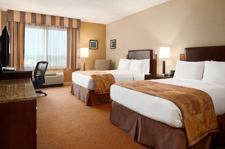 Bedroom 4, The Woodlands Plaza Toledo Hote, Lucas
