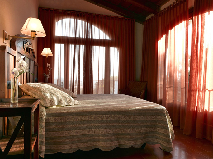 Bedroom 3, Hotel Restaurant & Spa Mas Ses Vinyes, Girona