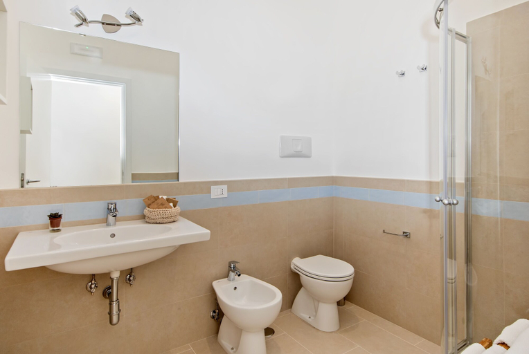 Bathroom 5, Villa Pollio Guest House, Napoli