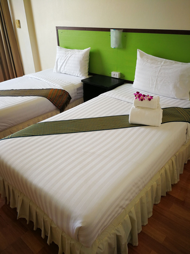 Bedroom 4, The Imperial Home Hotel, Lak Si