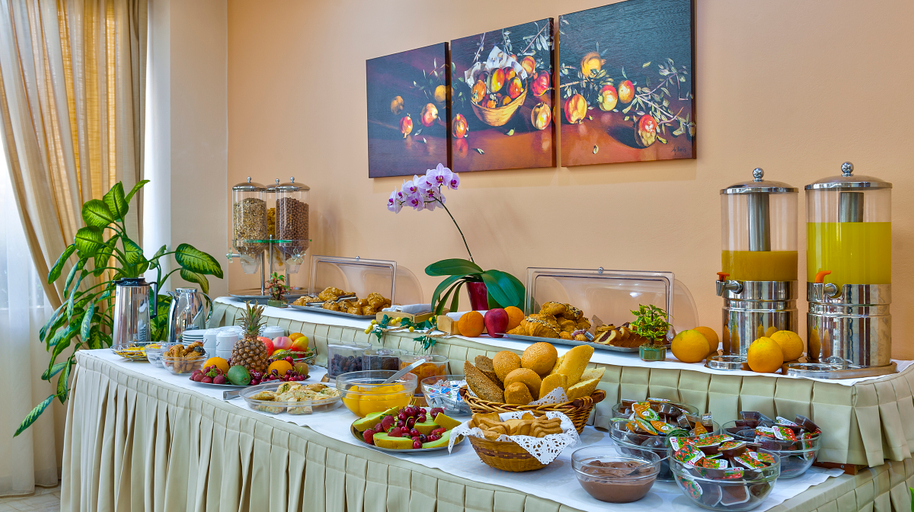 Food & Drinks 5, Chrispy City Living, Crete
