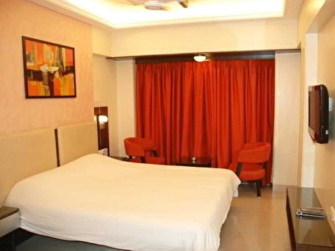 Bedroom 3, Hotel Columbus, Mumbai Suburban