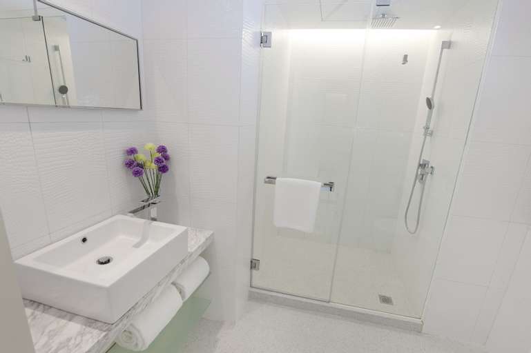 Bathroom 8
