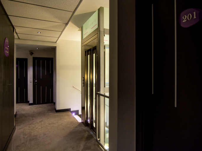 Public Area 2, Golden Hotel, Napoli