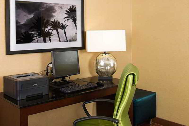 Exterior & Views 1, Hampton Inn Naples Central, Collier
