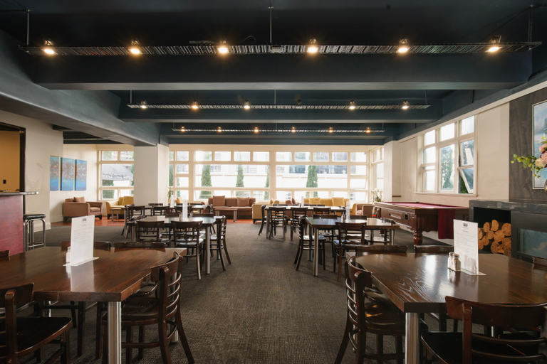 Food & Drinks 5, Kiwi International, Waitakere