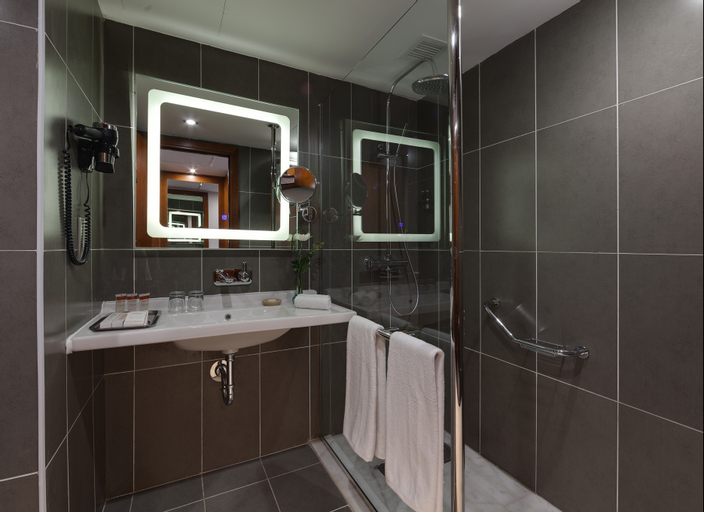 Bathroom 4