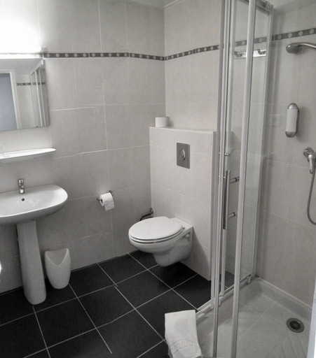 Bathroom 4, Pays Bas, Hautes-Pyrénées