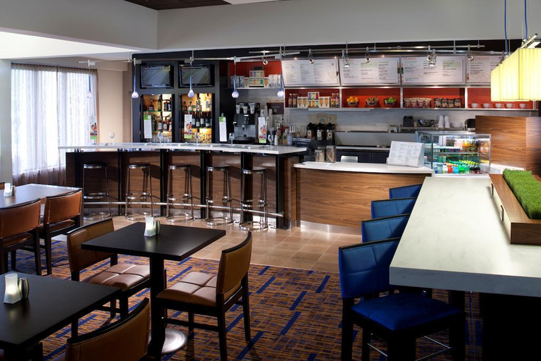 Food & Drinks 5, Courtyard St. Petersburg Clearwater, Pinellas