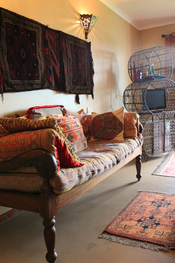 Public Area, Far Hills Country Hotel, Eden