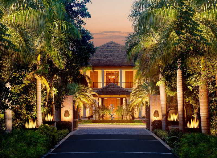Exterior & Views