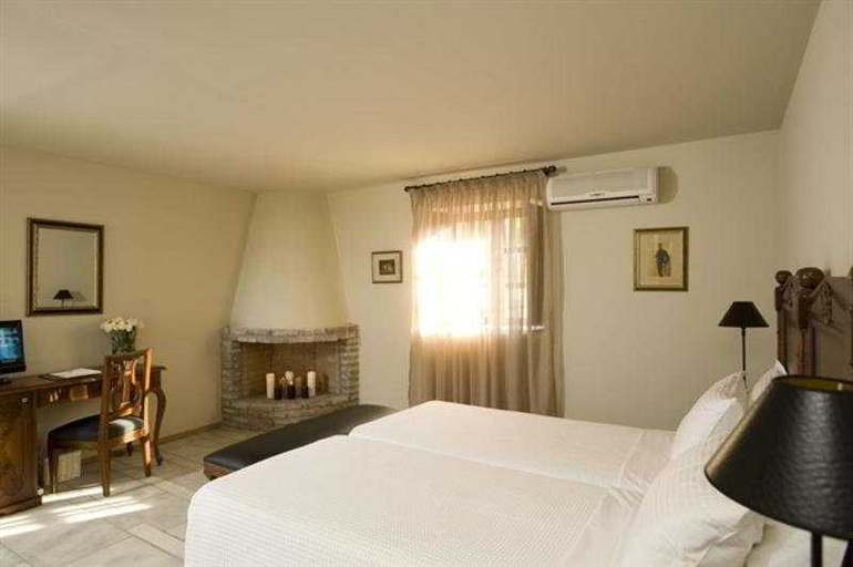 Bedroom 4, Semantron Traditional Village, West Greece