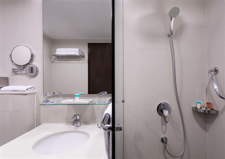 Bathroom 5, Four Points by Sheraton Jaipur, City Square, Jaipur