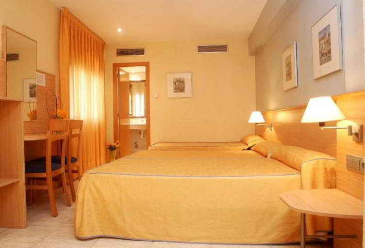 Bedroom 3, Hotel Marbella, Alicante