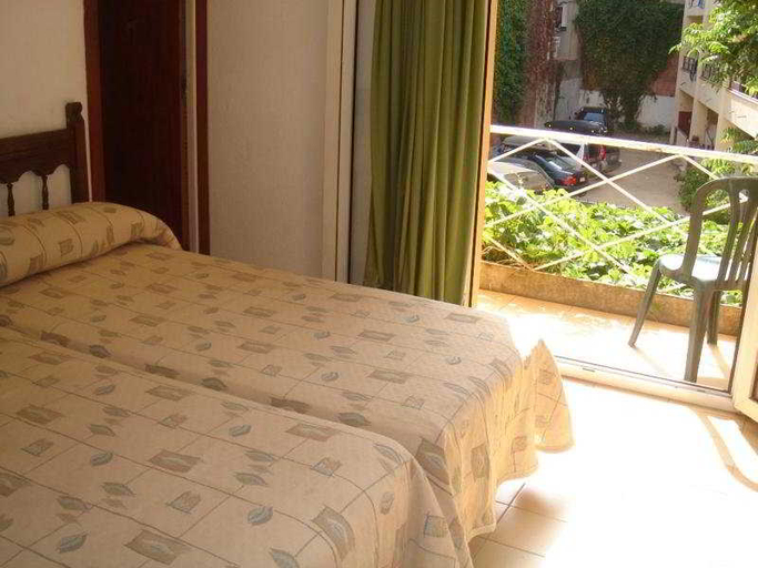 Bedroom 2, Semaforo, Girona