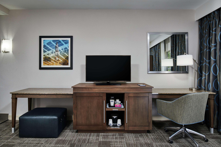 Public Area 2, Hampton Inn & Suites Chapel Hill/Durham, Area, Durham
