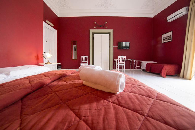Bedroom 3, Biscari, Catania