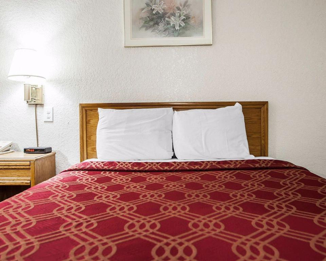 Bedroom 3, KCI Lodge, Kansas City