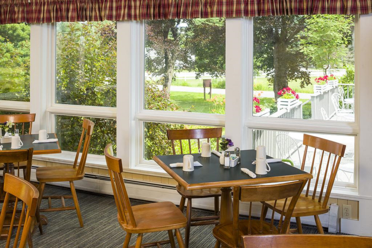 Food & Drinks 5, Bluebird Cady Hill Lodge, Lamoille