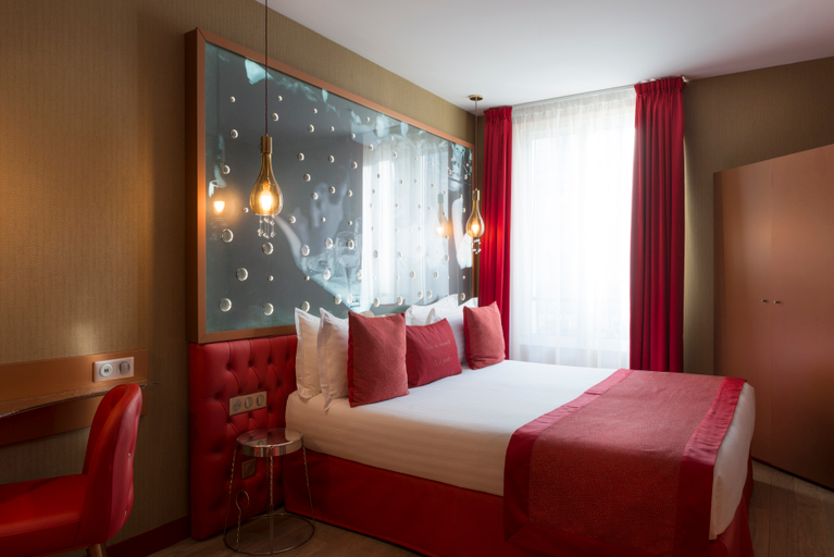Bedroom 3, Les Bulles de Paris, Paris