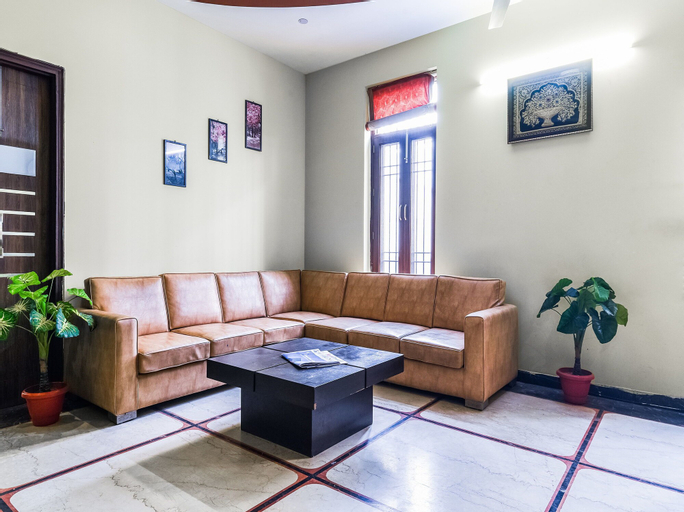 OYO 9072 Noida Dreamz, Gautam Buddha Nagar