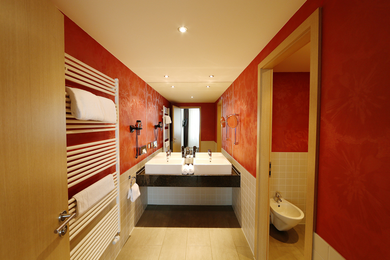 Bathroom 4, Scandic Charlottenburg, Berlin
