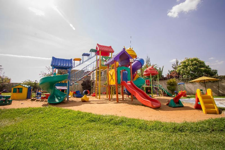 Gray's Oak Hotel, Kajiado East