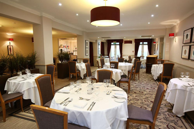 Food & Drinks 5, Hartsfield Manor, Surrey