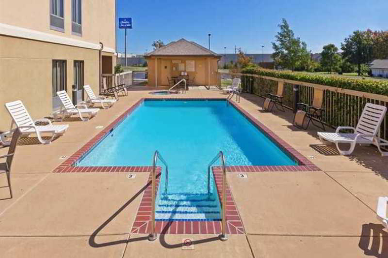 Sport & Beauty 4, Hampton Inn & Suites Tulsa-Woodland Hills, Tulsa