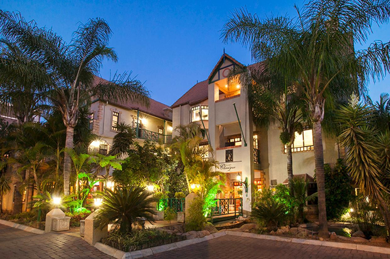 Exterior & Views