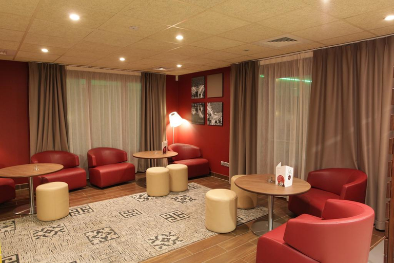 Public Area 3, Campanile Besançon Nord Ecole Valentin, Doubs