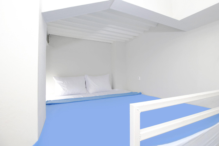 Kamar Keluarga Pinangsia, West Jakarta