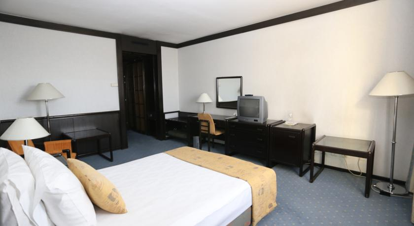 Bedroom 3, Hotel Holiday, Sarajevo