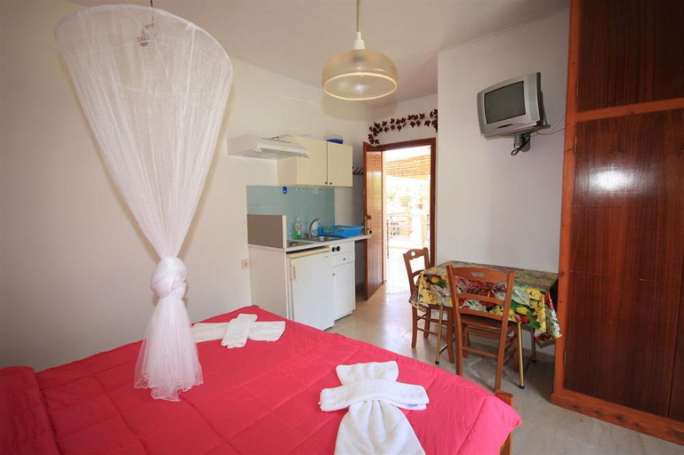 Bedroom 4, Kostas Apartments & studios, Ionian Islands