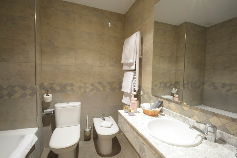 Bathroom 5, Campos de Castilla, Soria