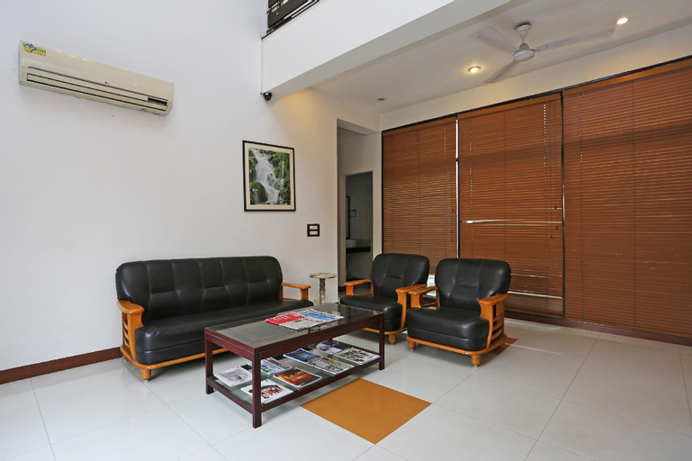 OYO 5528 DLF Phase 4, Gurgaon