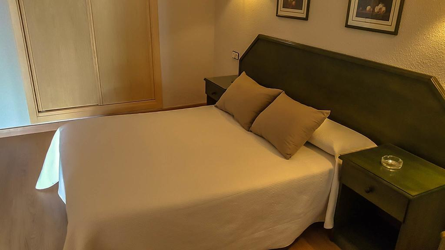 Bedroom 3, Hotel Salvador, Jaén