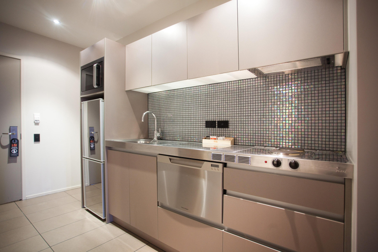 Bathroom, Nesuto Celestion Apartment Hotel, Waitakere