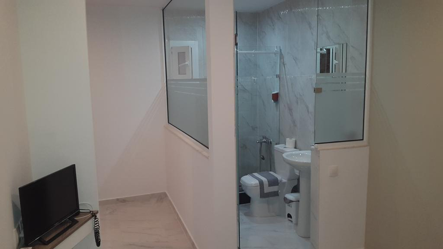 Bathroom 5, Hotel Rex, Central Macedonia