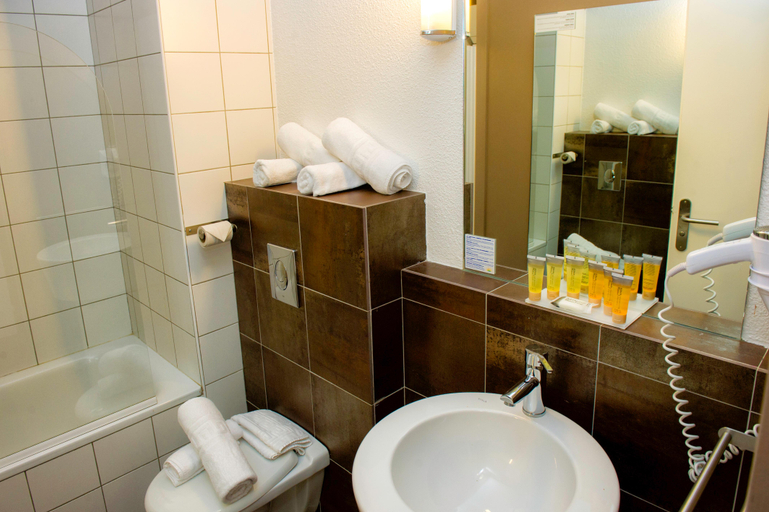 Bathroom 5, SOWELL HOTELS Le Pas du Loup, Alpes-Maritimes