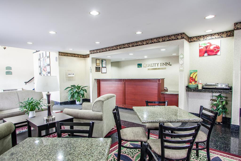 Public Area 2, Quality Inn East Windsor Area, Mercer