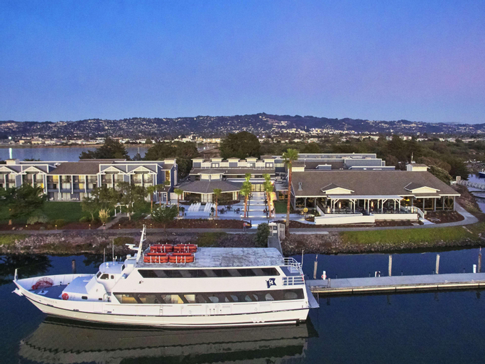 Exterior & Views 1, DoubleTree by Hilton Hotel Berkeley Marina, Alameda
