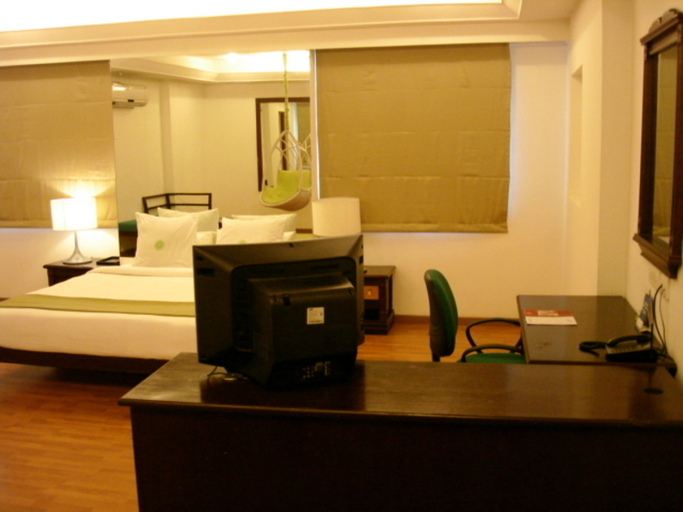 Bedroom 3, THE CENT Sandhya Hotel, Hyderabad